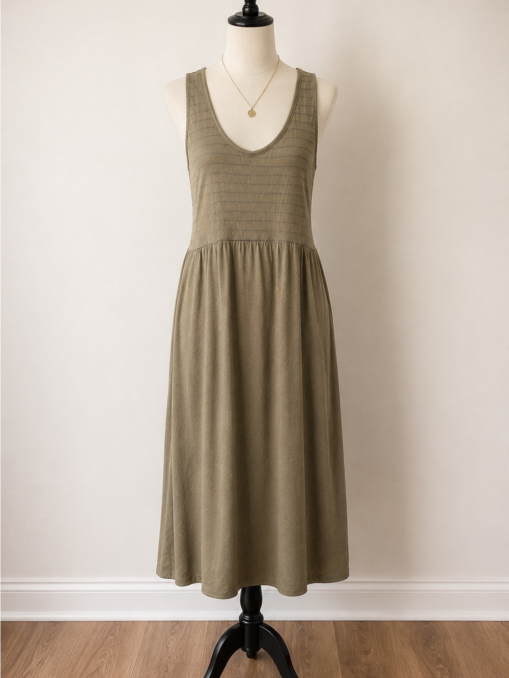 Derek Heart Olive Green Scoop Neck Sleeveless Midi Dress